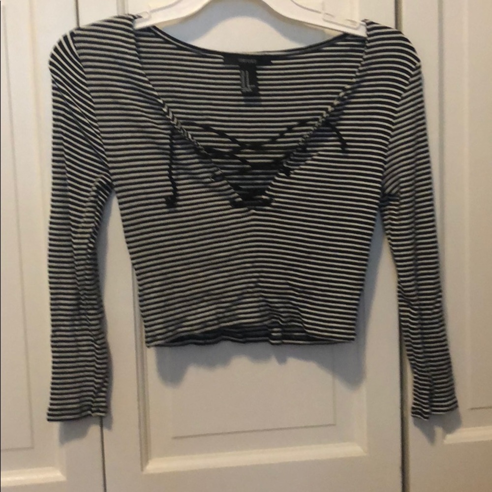 Cropped long sleeve shirt